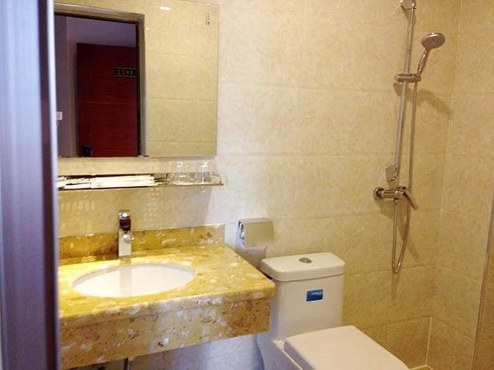 Longwang Business Hotel Liuzhou Exterior foto