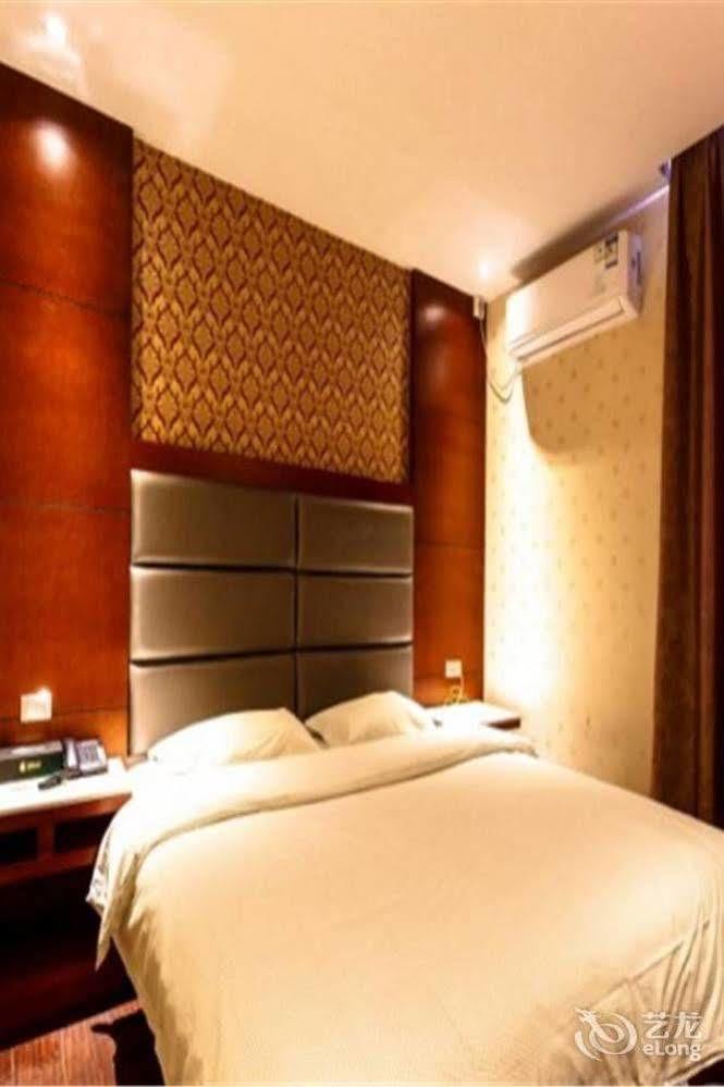 Longwang Business Hotel Liuzhou Exterior foto